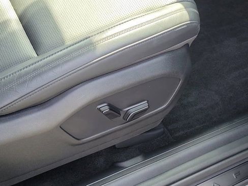 Used 2025 Hyundai Santa Fe Calligraphy FWD image 9