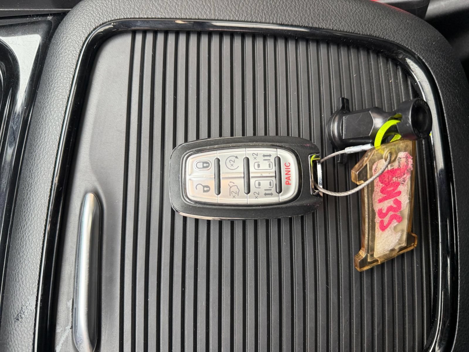 Used 2025 Chrysler Pacifica Limited FWD image 21