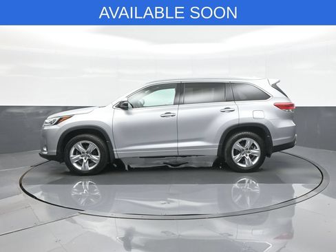 Used 2018 Toyota Highlander Limited AWD/4WD image 4