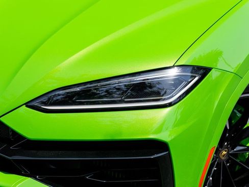 Used 2025 Lamborghini Urus SE image 24
