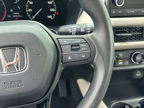 Used 2025 Honda HR-V LX image 18