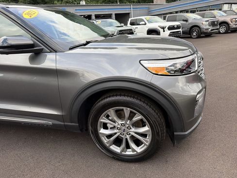 Used 2023 Ford Explorer Limited w/ Equipment Group 301A AWD/4WD image 2