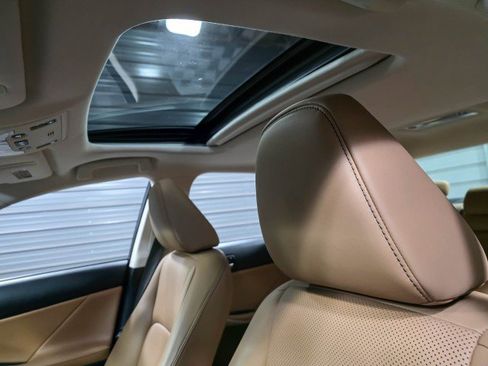 Used 2018 Lexus IS 300 image 14