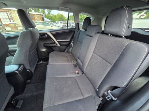 Used 2017 Toyota RAV4 XLE AWD/4WD image 15
