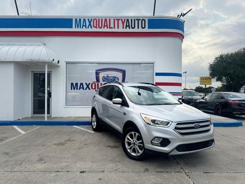 Used 2017 Ford Escape SE w/ Equipment Group 201A FWD image 14