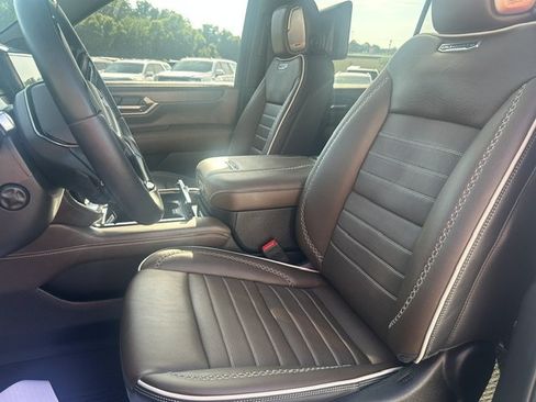 Used 2025 GMC Yukon XL Denali Ultimate AWD/4WD image 20