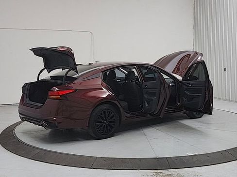 Used 2025 Nissan Altima 2.5 SV w/ SV Special Edition Package image 15