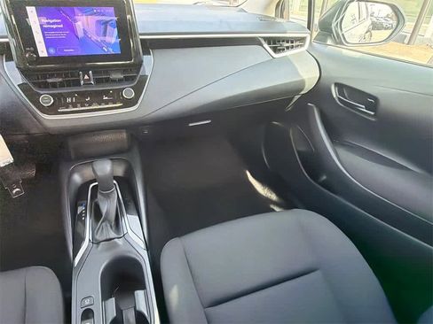 Used 2025 Toyota Corolla LE image 20