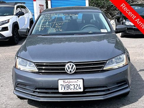 Used 2017 Volkswagen Jetta S image 2
