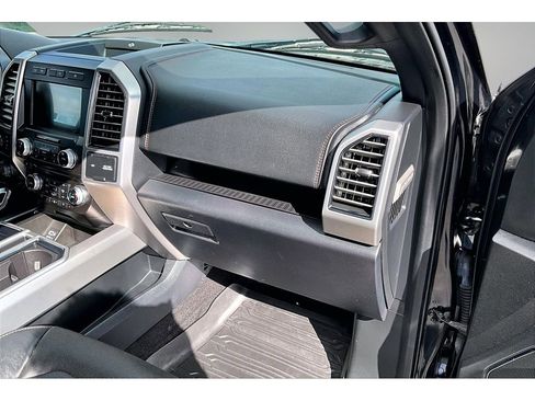 Used 2018 Ford F150 Platinum w/ Equipment Group 701A Luxury image 24