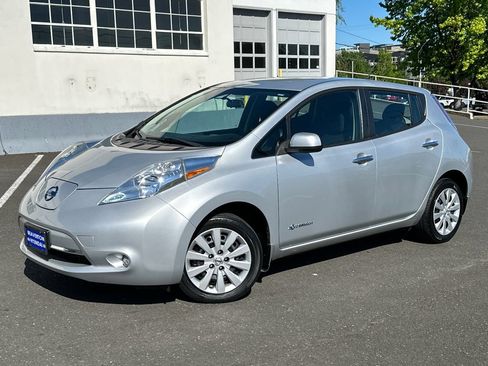 Used 2014 Nissan Leaf S w/ Charge Package FWD image 1