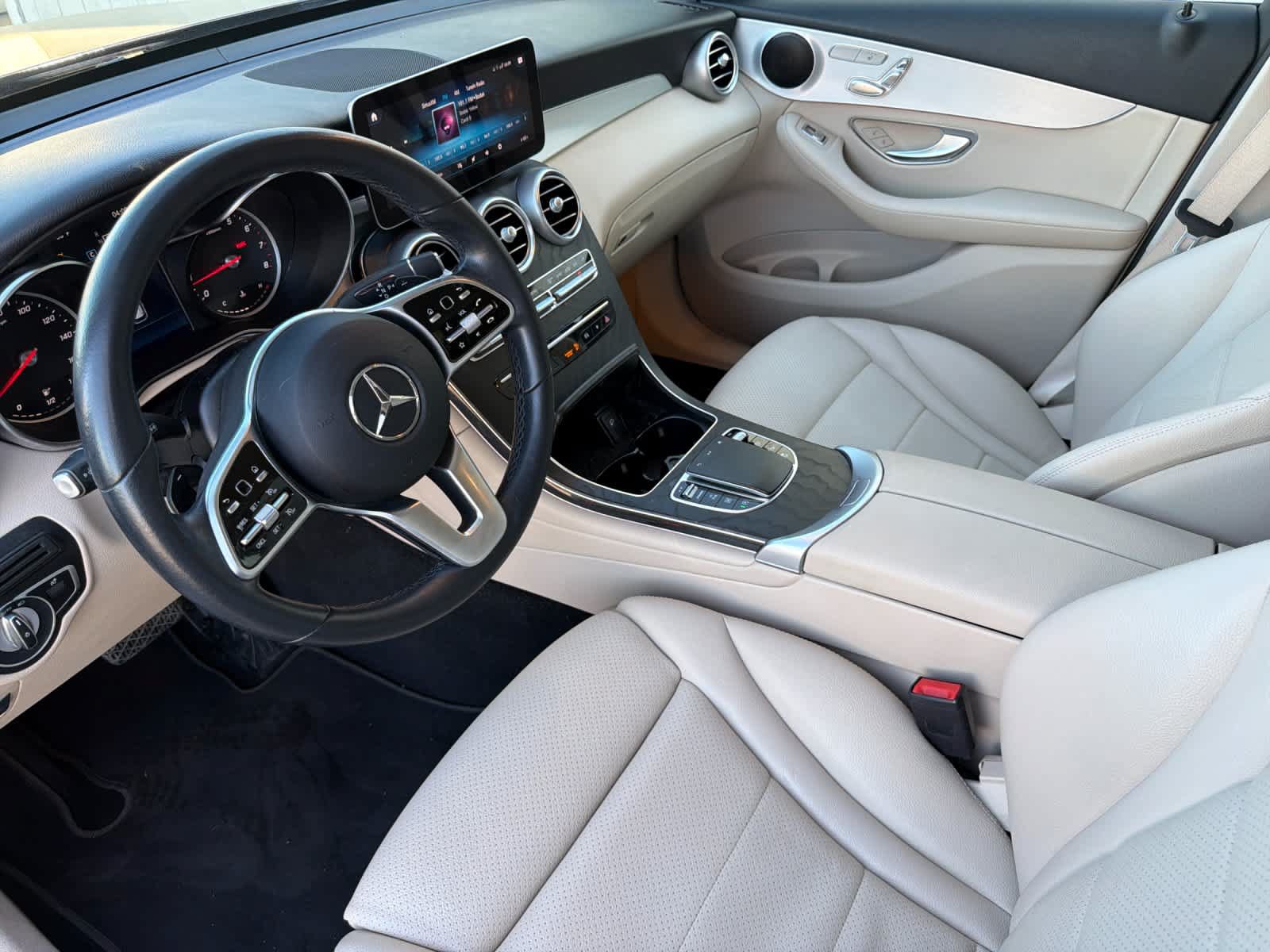Used 2021 Mercedes-Benz GLC 300 4MATIC image 11