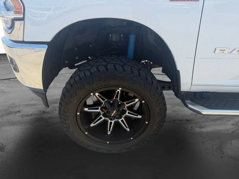 Used 2024 RAM 2500 Big Horn w/ Off Road Package AWD/4WD image 7