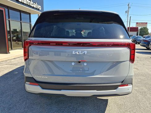 New 2026 Kia Carnival EX FWD image 7