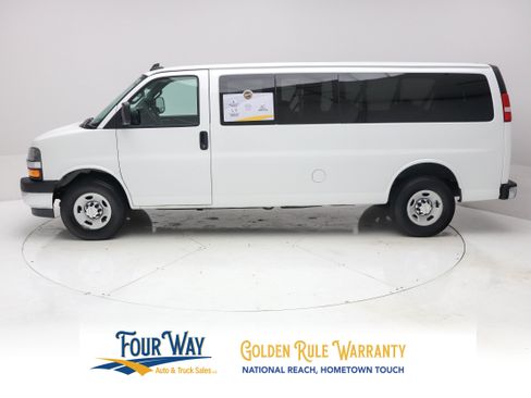 Used 2017 Chevrolet Express 3500 LT w/ LT Preferred Equipment Group RWD image 7