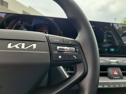 New 2026 Kia K4 FWD image 16