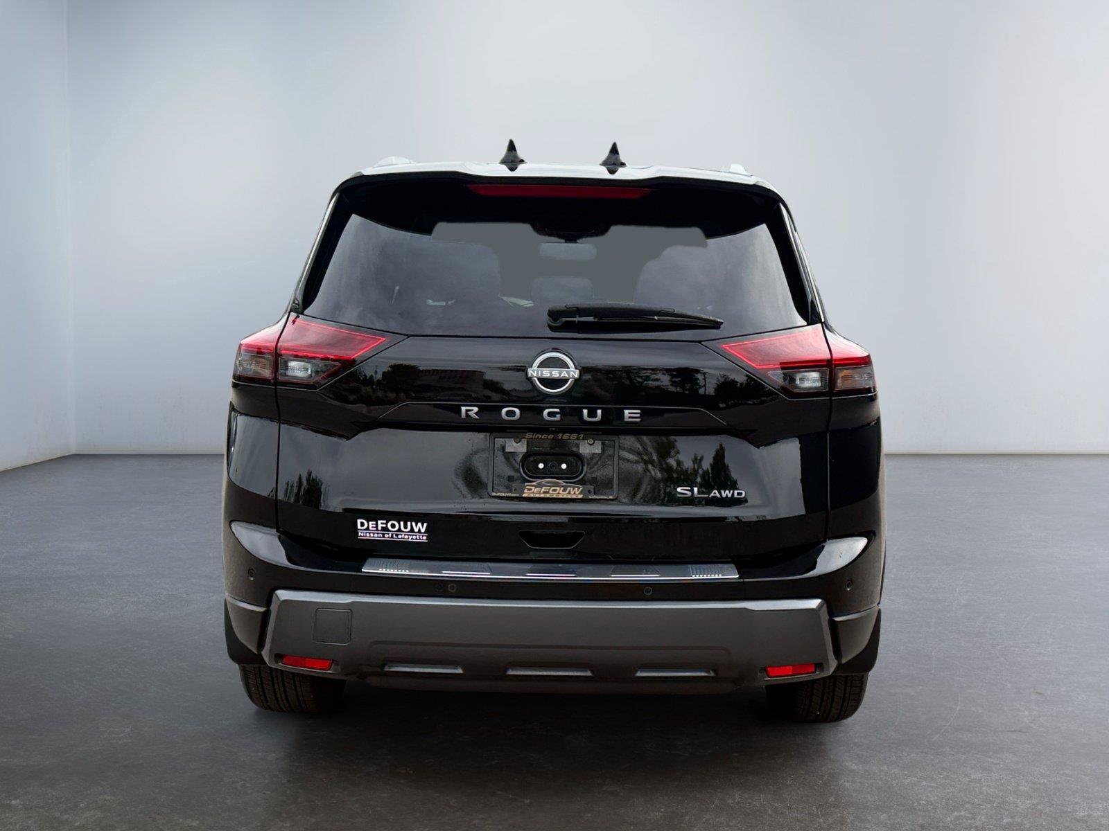 Certified 2025 Nissan Rogue SL w/ Tech Package AWD/4WD image 4