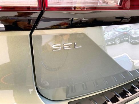 Used 2024 Volkswagen Atlas Peak Edition SEL image 8