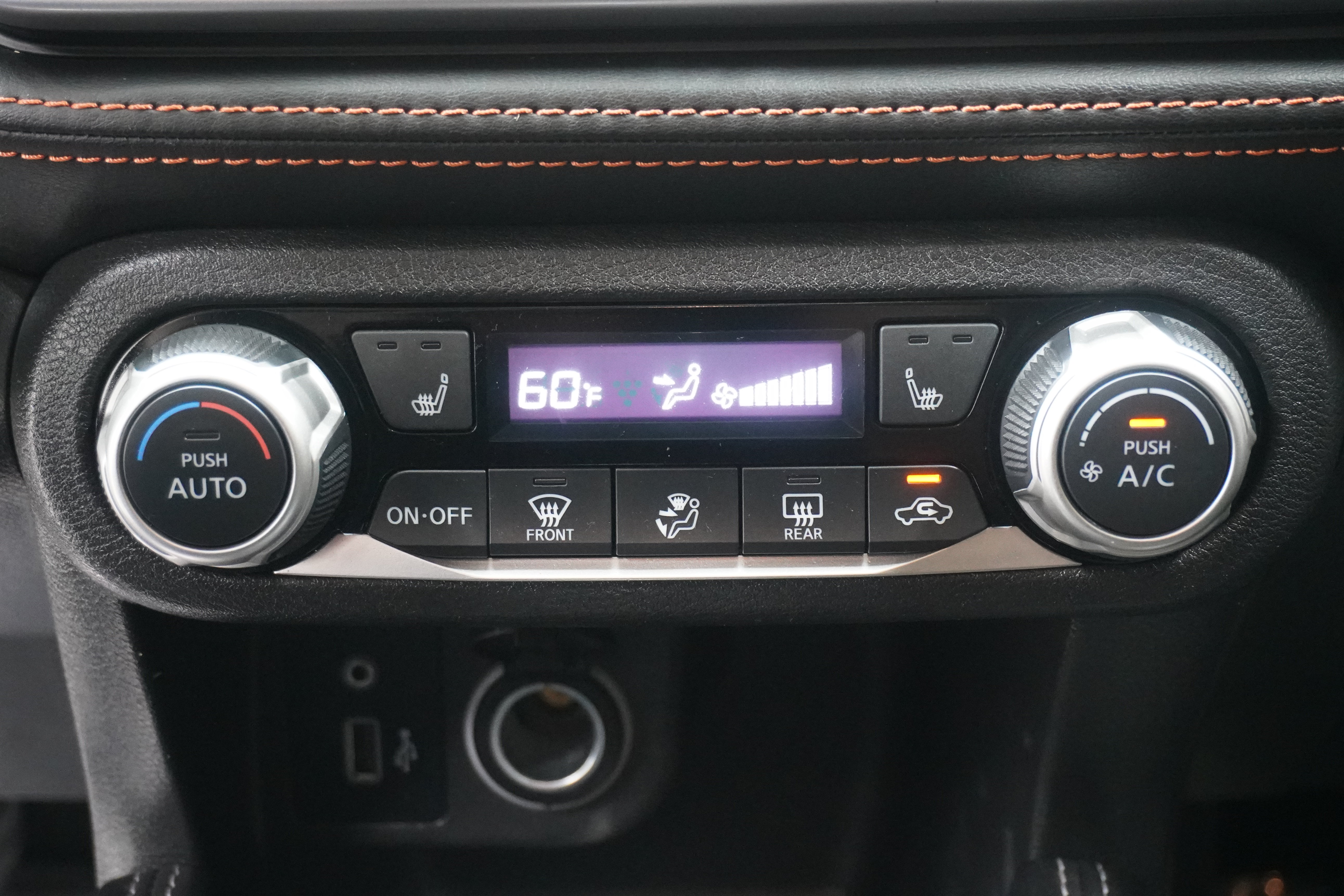 Used 2019 Nissan Kicks SR w/ SR Premium Package FWD image 19