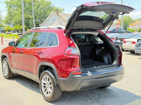 Used 2019 Jeep Cherokee Latitude Plus w/ Comfort/Convenience Group AWD/4WD image 31