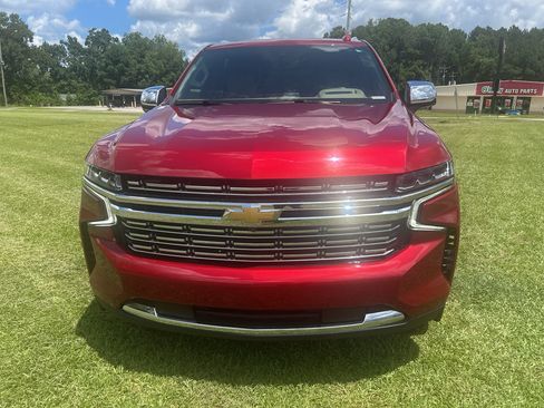 Used 2024 Chevrolet Tahoe Premier w/ Premium Package AWD/4WD image 3