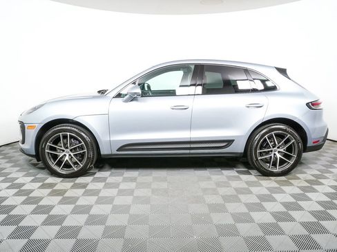 Certified 2025 Porsche Macan image 2