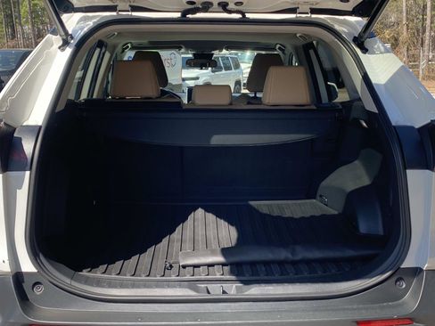 Used 2023 Toyota RAV4 XLE Premium image 7