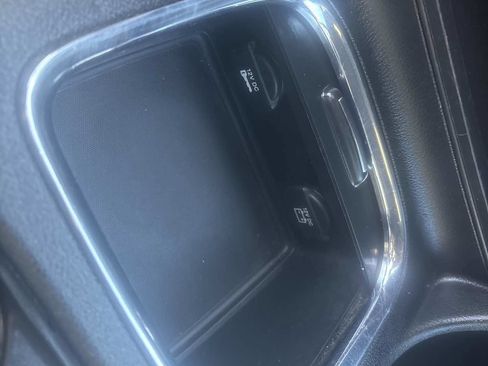 Used 2019 Dodge Grand Caravan GT FWD image 17