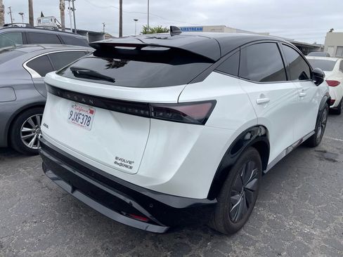 Used 2023 Nissan Ariya AWD image 5