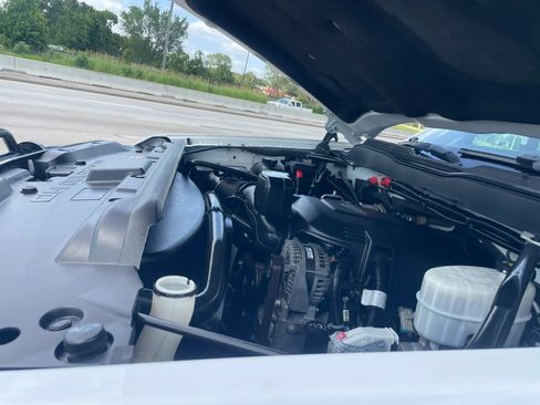 Used 2019 Chevrolet Silverado 2500 W/T w/ Snow Plow Prep Package AWD/4WD image 16