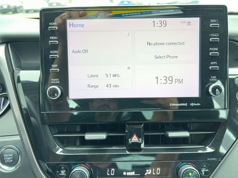 Used 2021 Toyota Camry XLE FWD image 32