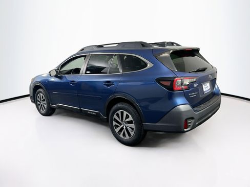Used 2022 Subaru Outback Premium image 7