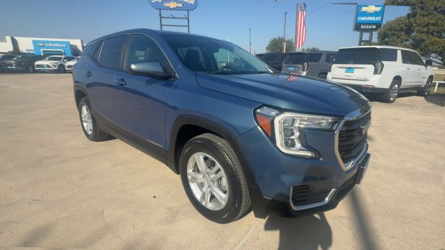 Certified 2024 GMC Terrain SLE AWD/4WD image 2