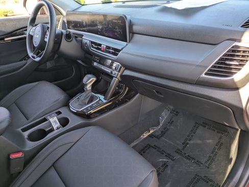 Certified 2026 Kia Seltos SX w/ SX Sunroof Package image 13
