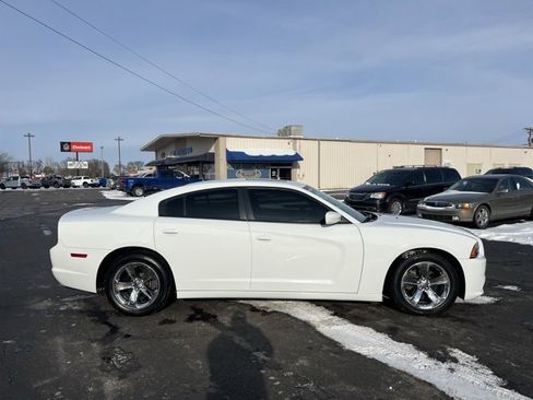 Used 2012 Dodge Charger SXT Plus image 6