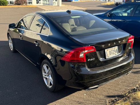 Used 2014 Volvo S60 T5 FWD image 2