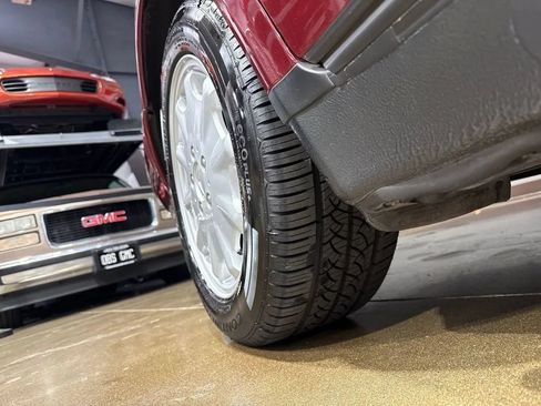 Used 1999 Mercedes-Benz E 320 Sedan image 45