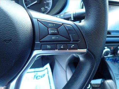 Used 2025 Nissan Versa SV FWD image 13