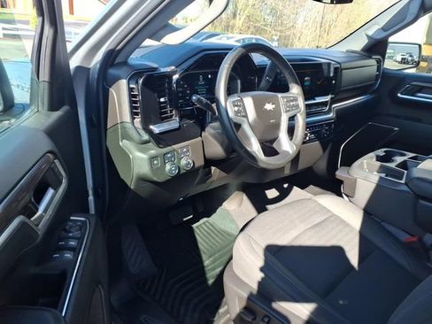 Used 2023 Chevrolet Silverado 1500 LT image 7