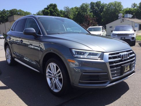 Used 2018 Audi Q5 2.0T Premium Plus w/ Premium Plus Package AWD/4WD image 6