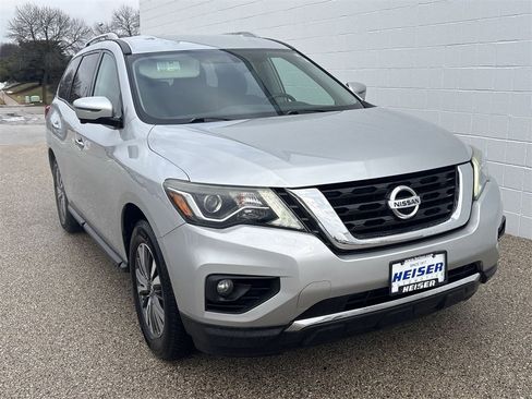 Used 2017 Nissan Pathfinder SL image 14