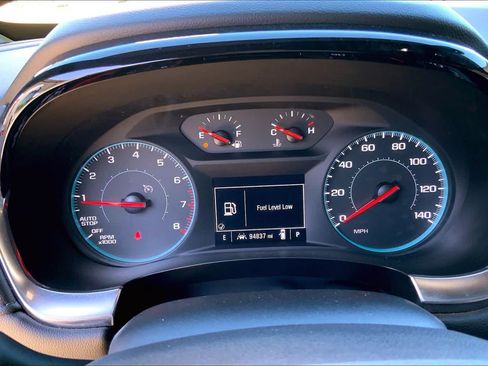 Used 2023 Chevrolet Traverse LT FWD image 25