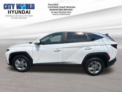 Used 2025 Hyundai Tucson SE AWD/4WD image 2