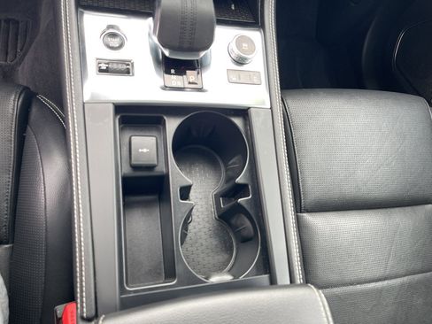 Used 2025 Jaguar F-PACE R-Dynamic S image 27