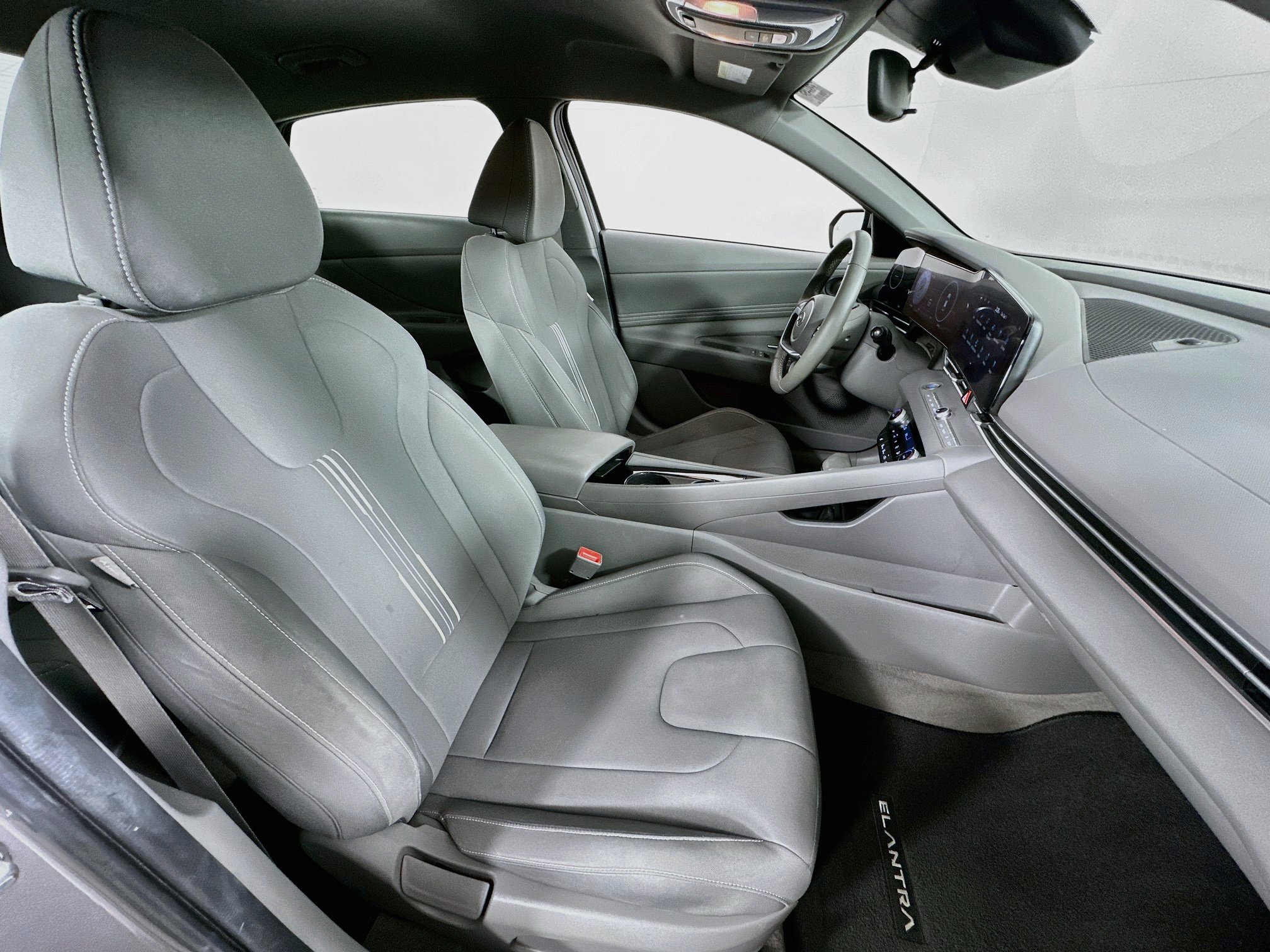 Used 2023 Hyundai Elantra SEL w/ Convenience Package FWD image 27