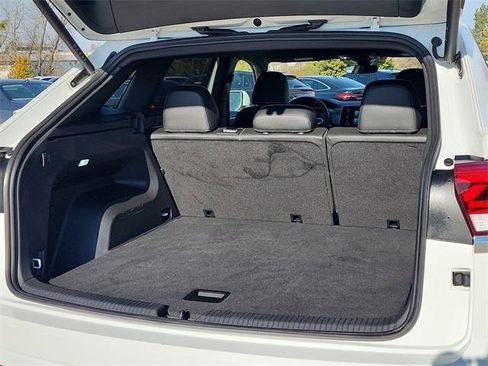 Certified 2025 Volkswagen Atlas Cross Sport SE image 6