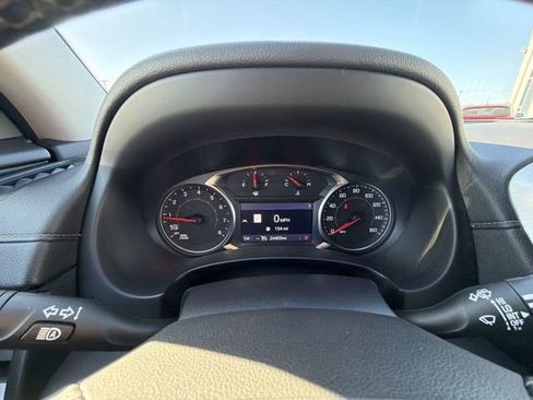 Used 2023 GMC Terrain SLT w/ Infotainment Package II FWD image 15