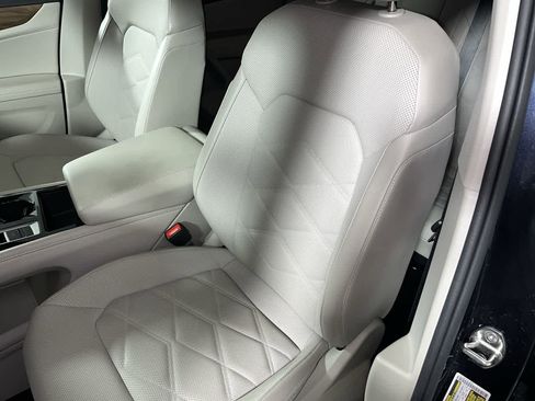 Used 2024 Volkswagen Atlas SE image 15