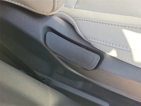 New 2025 Kia Telluride S image 9