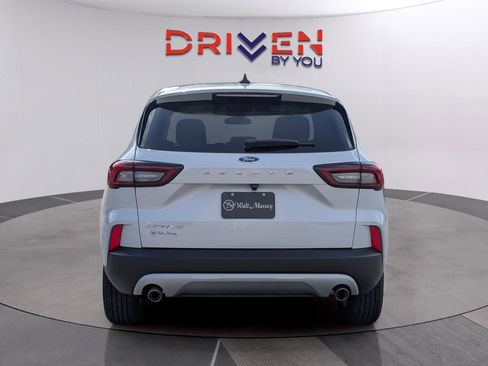 Used 2025 Ford Escape Active w/ Cold Weather Package image 4